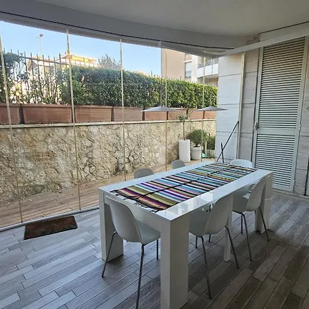 Domus Aqua Luxury Apartment
